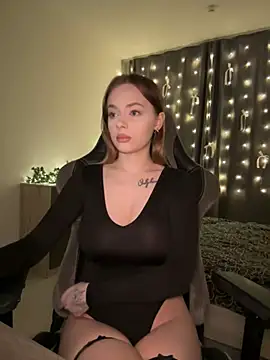  MayShy  online show from December 22, 8:25 pm