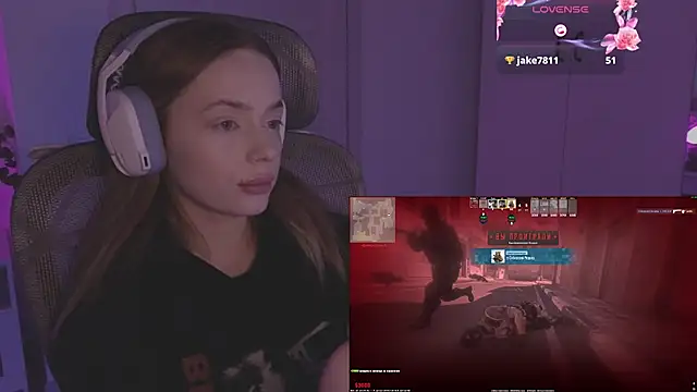 Snapshot of _MayShy_ chatting on November 21, 8:13 am MayShy online show from November 21, 8:13 am