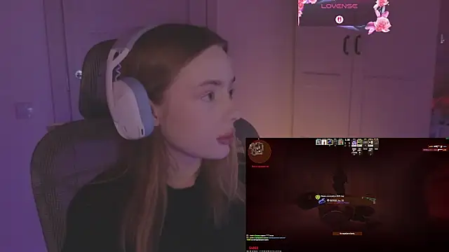 Snapshot of _MayShy_ chatting on October 31, 5:48 am MayShy online show from October 31, 5:48 am