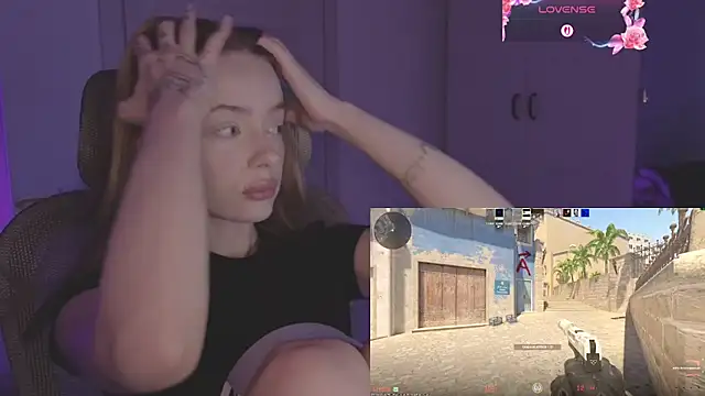 Snapshot of _MayShy_ chatting on November 5, 8:39 am MayShy online show from November 5, 8:39 am