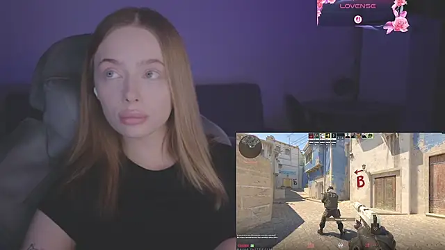 Snapshot of _MayShy_ chatting on November 24, 9:15 pm MayShy online show from November 24, 9:15 pm