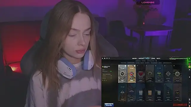 Snapshot of _MayShy_ chatting on December 2, 6:15 am MayShy online show from December 2, 6:15 am