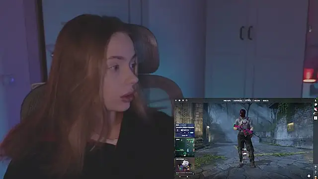 Snapshot of _MayShy_ chatting on November 3, 1:22 am MayShy online show from November 3, 1:22 am