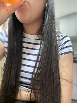 Snapshot of Salome_golvert chatting on November 5, 10:02 pm Salome golvert online show from November 5, 10:02 pm