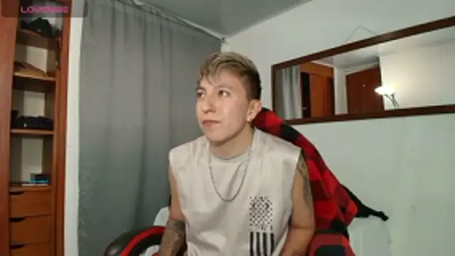Snapshot of Sexyboy_666 chatting on June 10, 6:03 am Sexyboy 666 online show from June 10, 6:03 am