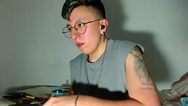 Snapshot of Sexyboy_666 chatting on December 2, 9:38 pm Sexyboy 666 online show from December 2, 9:38 pm