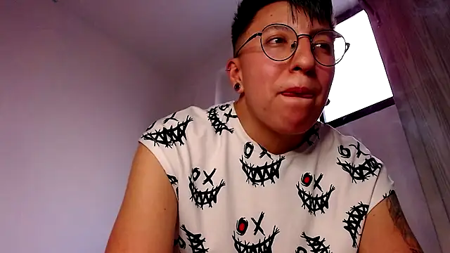 Snapshot of Sexyboy_666 chatting on October 28, 2:16 pm Sexyboy 666 online show from October 28, 2:16 pm