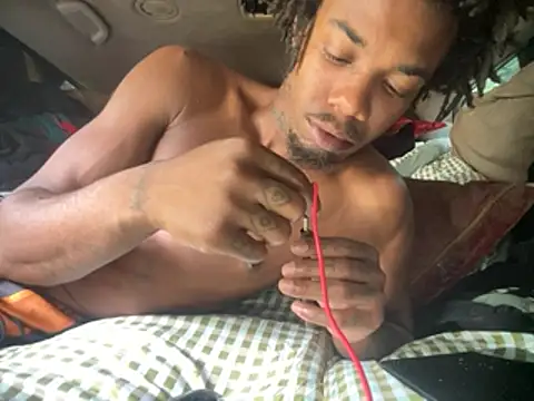 SlimeCrownzOut5 online show from April 17, 9:28 pm