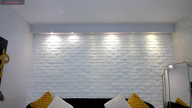 Snapshot of AnaisNin chatting on November 4, 3:54 am AnaisNin online show from November 4, 3:54 am