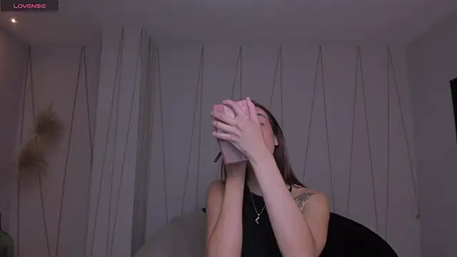 AnaisNin online show from March 3, 11:06 am