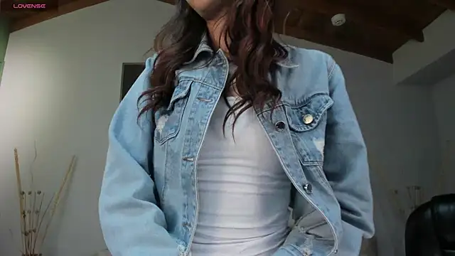 Snapshot of AnaisNin chatting on November 19, 3:39 am AnaisNin online show from November 19, 3:39 am