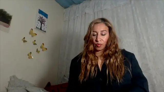 Snapshot of sharloth_x18 chatting on September 19, 2:37 am sharloth x18 online show from September 19, 2:37 am