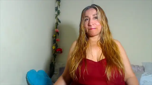 Snapshot of sharloth_x18 chatting on July 13, 1:27 am sharloth x18 online show from July 13, 1:27 am