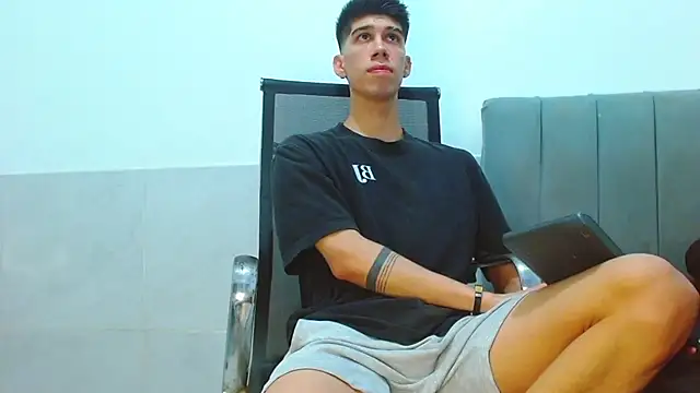 jhony-sex online show from May 3, 9:47 am