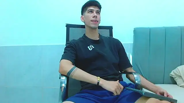 Snapshot of jhony-sex chatting on February 14, 4:34 am jhony-sex online show from February 14, 4:34 am