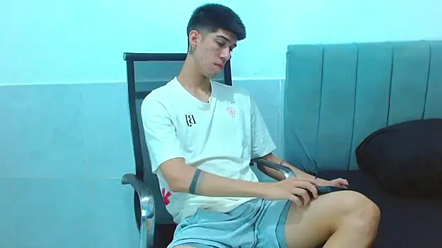 Snapshot of jhony-sex chatting on December 23, 2:44 am jhony-sex online show from December 23, 2:44 am