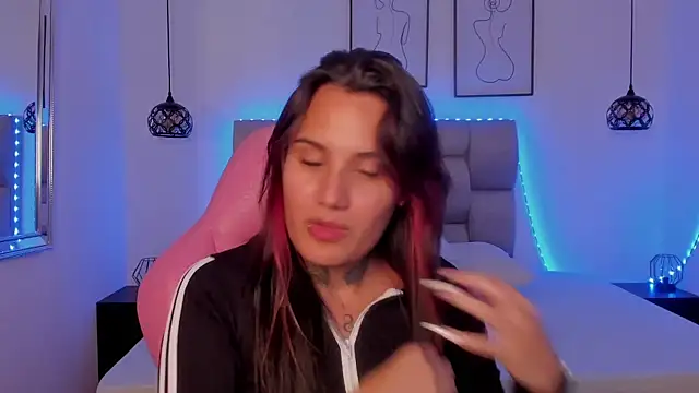 Snapshot of Susan-Sweet-7 chatting on February 9, 8:40 pm Susan-Sweet-7 online show from February 9, 8:40 pm