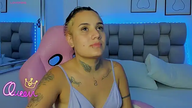 Snapshot of Susan-Sweet-7 chatting on February 11, 7:58 pm Susan-Sweet-7 online show from February 11, 7:58 pm