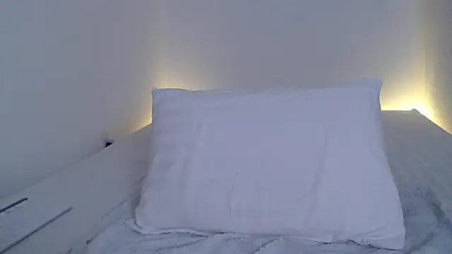 Snapshot of __Meow chatting on February 7, 11:34 pm   Meow online show from February 7, 11:34 pm