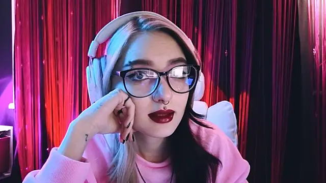 Snapshot of Avi_Nile chatting on February 15, 2:26 am Avi Nile online show from February 15, 2:26 am