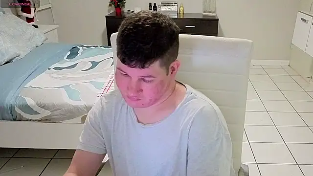 Lorenzo hernandez online show from December 4, 8:52 pm