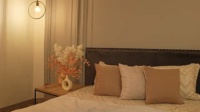 IrisBaker online show from March 25, 12:22 am