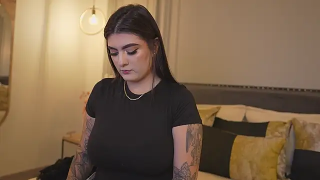 IrisBaker online show from March 2, 10:06 pm