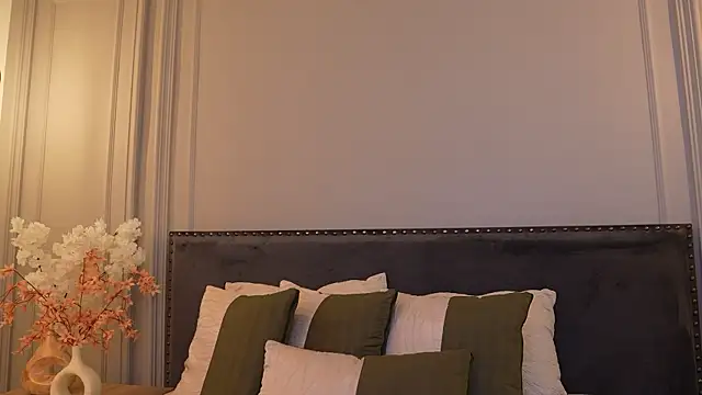 IrisBaker online show from March 20, 10:33 pm