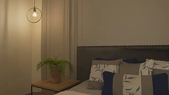 IrisBaker online show from February 11, 10:09 pm