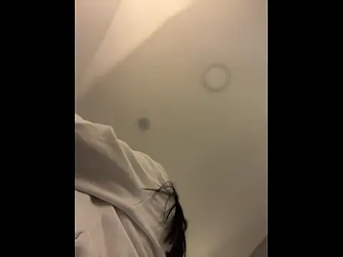 IrisBaker online show from March 18, 10:21 pm