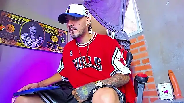 Snapshot of smoker445 chatting on September 30, 12:00 pm smoker445 online show from September 30, 12:00 pm