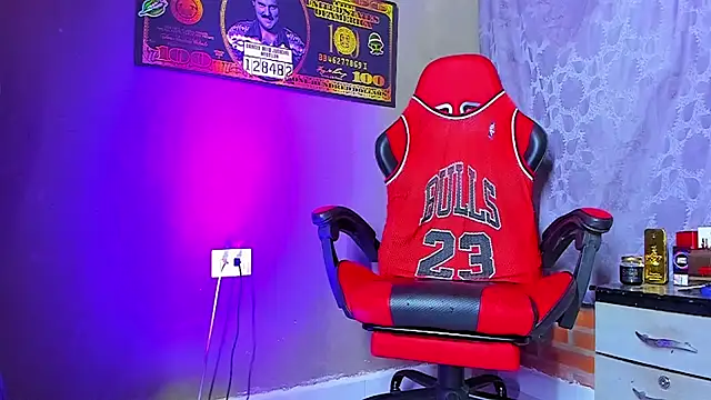 Snapshot of smoker445 chatting on September 23, 2:40 am smoker445 online show from September 23, 2:40 am