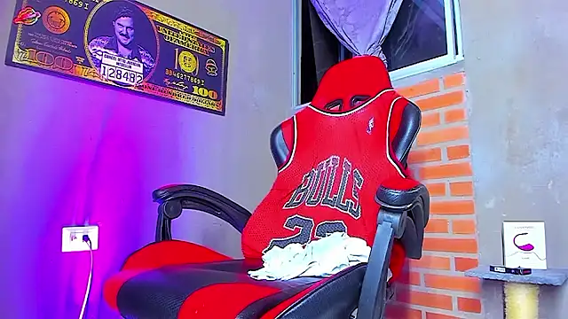 Snapshot of smoker445 chatting on October 2, 10:46 pm smoker445 online show from October 2, 10:46 pm