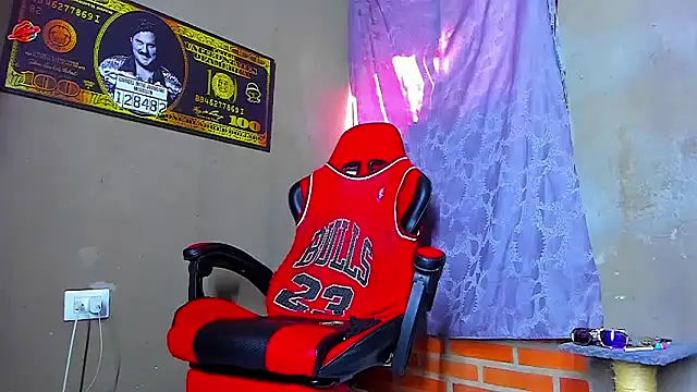 Snapshot of smoker445 chatting on October 15, 6:49 pm smoker445 online show from October 15, 6:49 pm