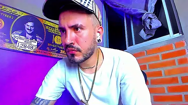 Snapshot of smoker445 chatting on October 28, 2:34 am smoker445 online show from October 28, 2:34 am