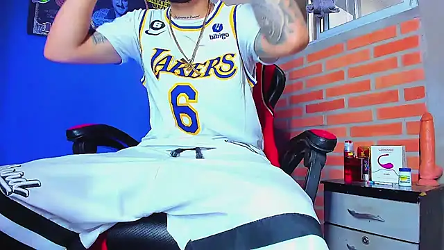 Snapshot of smoker445 chatting on September 19, 9:19 pm smoker445 online show from September 19, 9:19 pm