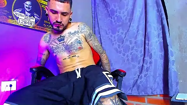 Snapshot of smoker445 chatting on November 10, 4:17 am smoker445 online show from November 10, 4:17 am