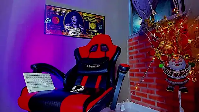 Snapshot of smoker445 chatting on December 3, 8:36 am smoker445 online show from December 3, 8:36 am