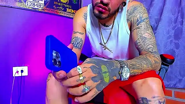 Snapshot of smoker445 chatting on November 20, 12:11 am smoker445 online show from November 20, 12:11 am