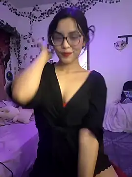 Snapshot of xlalitaxxx chatting on February 6, 7:35 am xlalitaxxx online show from February 6, 7:35 am