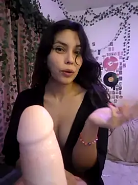 Snapshot of xlalitaxxx chatting on December 8, 11:40 pm xlalitaxxx online show from December 8, 11:40 pm