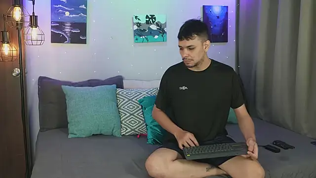 Snapshot of Cleoanubis- chatting on November 2, 5:45 am Cleoanubis- online show from November 2, 5:45 am