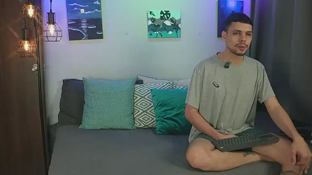 Snapshot of Cleoanubis- chatting on January 14, 6:17 am Cleoanubis- online show from January 14, 6:17 am