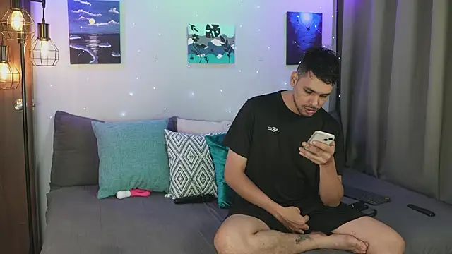 Snapshot of Cleoanubis- chatting on October 4, 4:25 am Cleoanubis- online show from October 4, 4:25 am