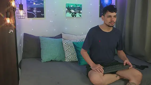 Snapshot of Cleoanubis- chatting on November 12, 6:50 am Cleoanubis- online show from November 12, 6:50 am