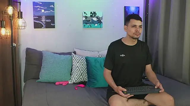 Snapshot of Cleoanubis- chatting on October 3, 3:52 am Cleoanubis- online show from October 3, 3:52 am