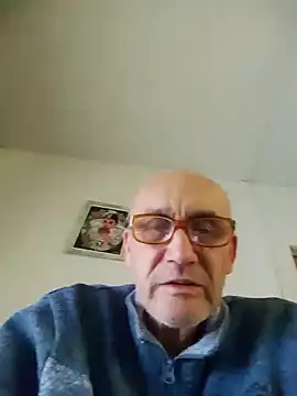 Snapshot of tino66 chatting on October 17, 8:21 pm tino66 online show from October 17, 8:21 pm