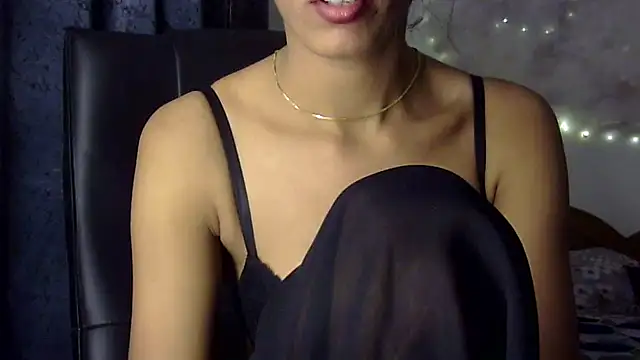 lola-   online show from February 6, 3:08 pm