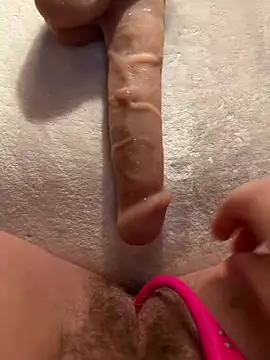 Leanaa Jolly online show from April 9, 6:58 pm