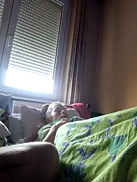 Snapshot of Huncutkuki chatting on February 16, 1:38 pm Huncutkuki online show from February 16, 1:38 pm